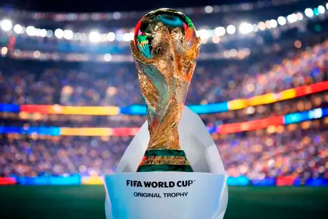 El trofeo de la Copa Mundial de la FIFA durante su gira por ciudades sede del Mundial 2026 en Nueva York. FOTO FIFA. 