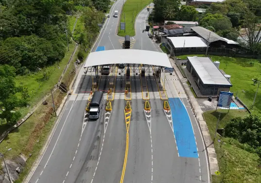 El peaje de Cisneros está ubicado en la vía del Nus, que conecta el Valle de Aburrá con el Nordeste de Antioquia. Foto: Cortesía