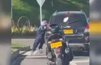 Video | Una mujer fue arrastrada varios metros por un conductor en Rionegro, Antioquia