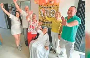 En fotos: Teresa Parra cumplió los 100 años y se persigna con el pie