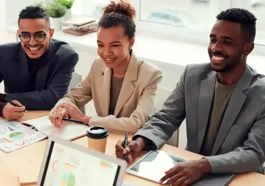 El área de talento humano impulsa la contratación en Colombia con cientos de vacantes urgentes. FOTO: GETTY