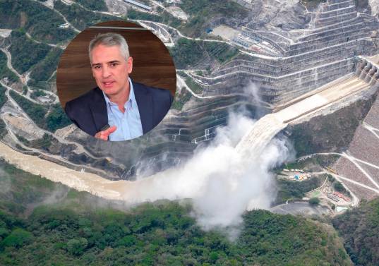 El gobernador Andrés Julián Rendón propone que Hidroituango use su máxima capacidad de almacenamiento para crear un escudo hídrico que proteja a Colombia frente a la sequía extrema. FOTO JUAN ANTONIO SÁNCHEZ