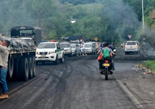 Desde mediados de este mes, cientos de mineros se tomaron la vía a la Costa Atlántica para protestar. FOTO: Cortesía