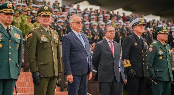 La primera cúpula de FF. MM. del gobierno del presidente Gustavo Petro era presidida por el ministro de Defensa, Iván Velásquez. Foto: Colprensa