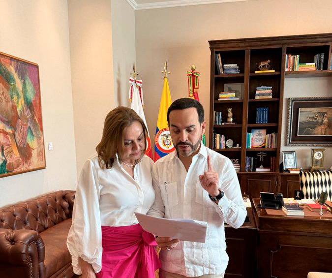 El presidente Abelardo de la Expriella pidió revertir el aumento del precio de la gasolina correspondiente a octubre. FOTO CORTESÍA