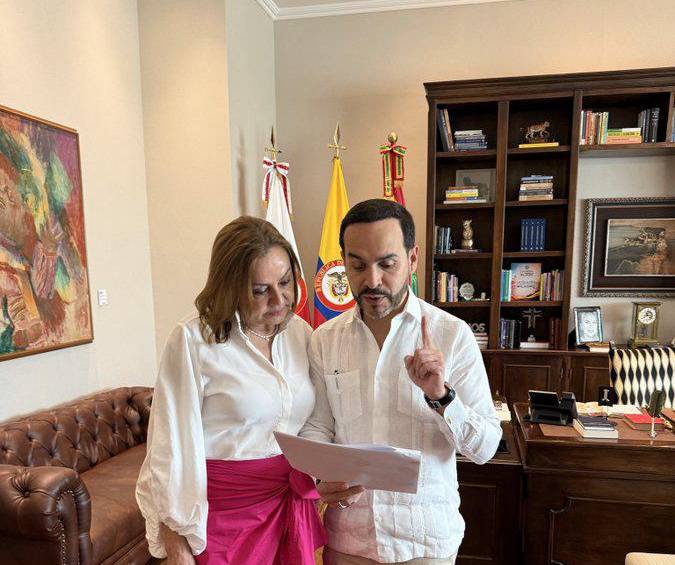 El presidente Abelardo de la Expriella pidió revertir el aumento del precio de la gasolina correspondiente a octubre. FOTO CORTESÍA