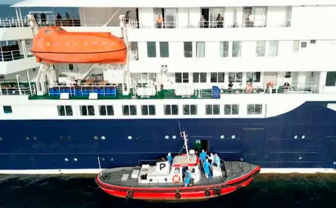 Imagen del crucero que actualmente navega desde Cabo Verde hacia el archipiélago español de Canarias. FOTO Tomada de video