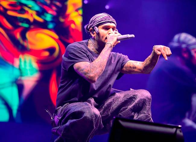 El Historial Violento Del Cantante Chris Brown Ser Contado En Una El Historial Violento Del Cantante Chris Brown Ser Contado En Una