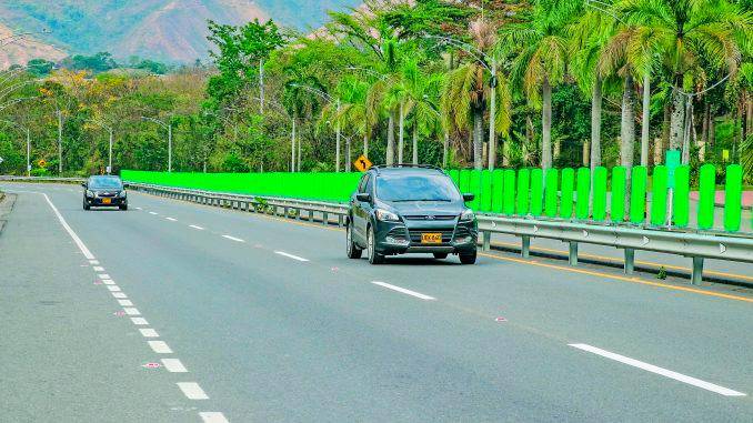 Los paneles se instalaron en 2.760 metros de la carretera. Foto: Cortesía. 