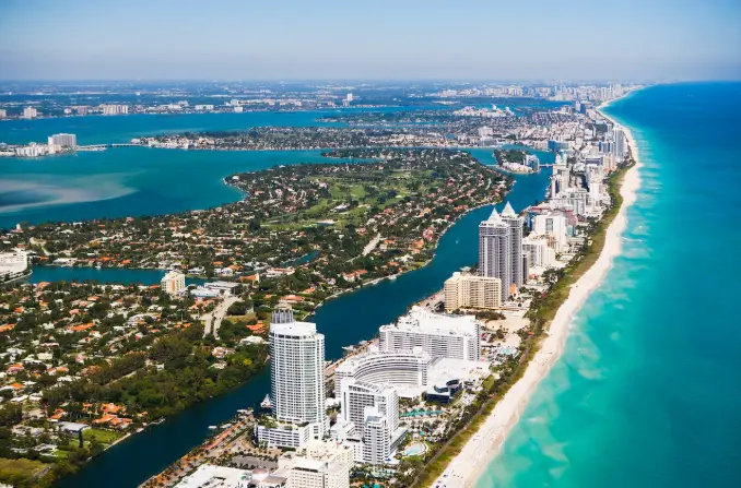 Este destino es conocido por sus parques y cercanía a parque naturales como los Everglades. Foto: Getty Images.