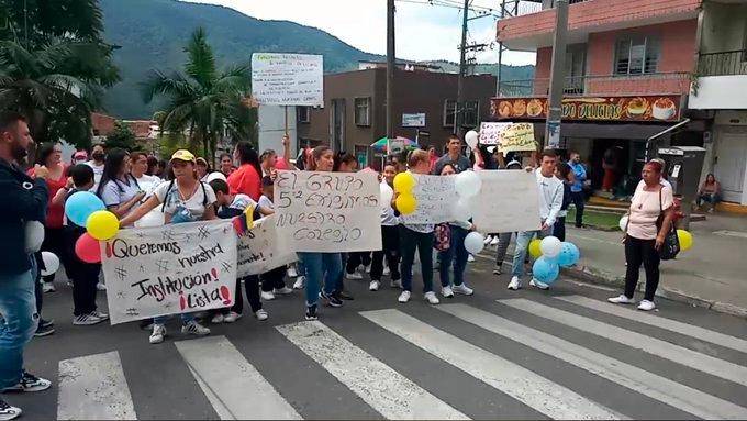 Damnificados de Manrique y Rodeo Alto se sienten abandonados por la Alcaldía