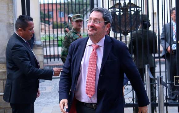 Francisco Santos ya le manifestó al presidente Iván Duque su intención de dejar el cargo, aunque aún falta la formalización. FOTO: COLPRENSA
