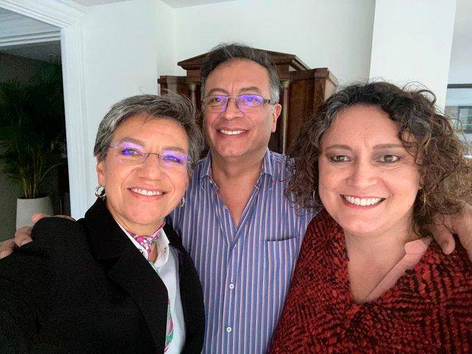 El presidente electo Gustavo Petro se reunió con la alcaldesa de Bogotá, Claudia López, y la senadora Angélica Lozano. Ambas pertenecen a la Alianza Verde. FOTO: TOMADA DE TWITTER @AngelicaLozanoC