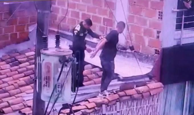 El hombre, de 21 años, fue dejado a disposición de la Fiscalía General de la Nación. FOTO Policía Metropolitana 