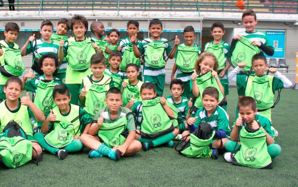 Los integrantes de la Escuela siempre entrenan en las canchas Marte 1 y 2. Acá con su implementación.