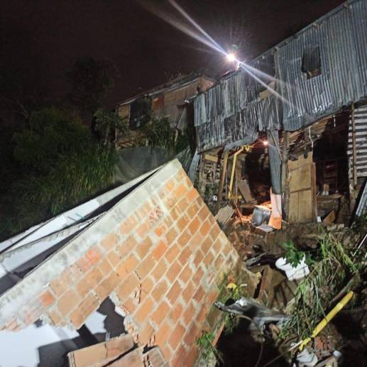 Así quedaron las casas afectadas tras el colapso de la vivienda en Villa Liliam. FOTO: Cortesía