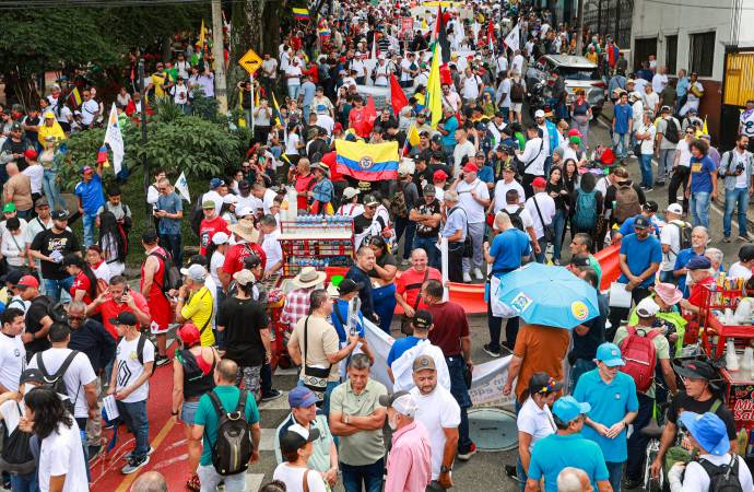Las manifestaciones, que se desarrollaron en un ambiente de tranquilidad, contaron con la participación de trabajadores, sindicatos, organizaciones sociales y ciudadanos en general. Foto: Manuel Saldarriaga Quintero.