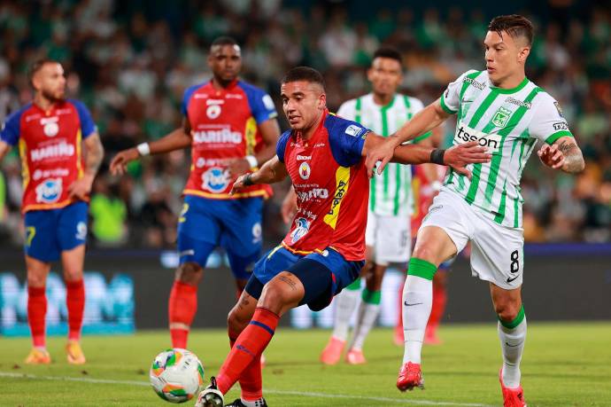 Desde el primer minuto, Nacional impuso su estilo de juego, dominando el balón y generando constantes llegadas al área rival. Foto: Manuel Saldarriaga Quintero