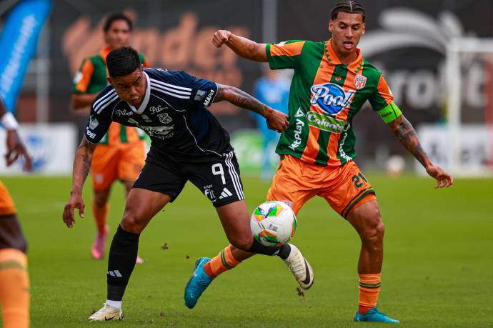 La victoria, aunque por la mínima, le da una crucial ventaja al equipo de Alejandro Restrepo para definir la serie en el Atanasio. Foto: Manuel Saldarriaga Quintero.