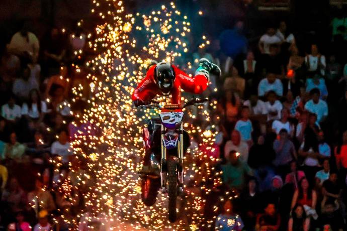 El evento hizo vibrar a los asistente con su mezcla de motores, fuego y acrobacias extremas. Foto: Manuel Saldarriaga Quintero