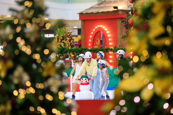 Centro comercial Santafé. En cada centro comercial, las familias pueden disfrutar de conciertos, shows interactivos, recorridos temáticos y actividades diseñadas especialmente para los más pequeños en compañía de los adultos. Foto: Camilo Suárez Echeverry