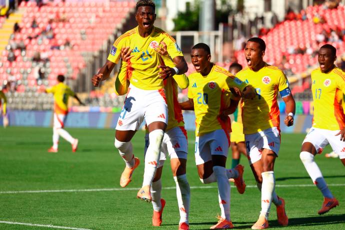 La gran figura del encuentro fue Néiser Villarreal, quien marcó dos goles decisivos y lideró la ofensiva tricolor. Foto: AFP