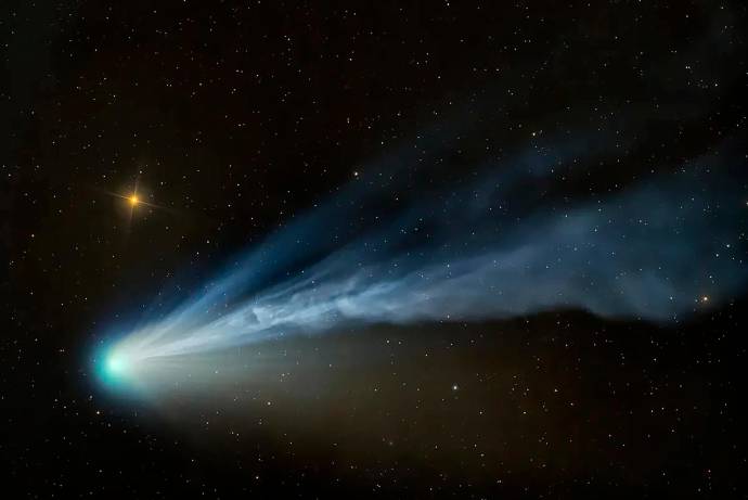 El fotógrafo Dan Bartlett fue el ganador de la categoría: Planetas, Cometas y Asteroides con su foto titulada: El cometa 12P-Pons-Brooks hace una última reverencia. Foto: Dan Bartlett