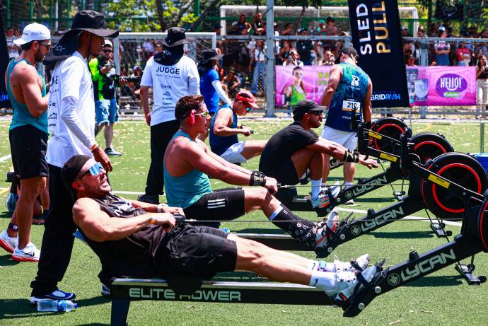 Durante la jornada, los participantes demostraron su resistencia y capacidad de adaptación frente a pruebas que exigían fuerza, coordinación y velocidad. Foto: Manuel Saldarriaga Quintero.