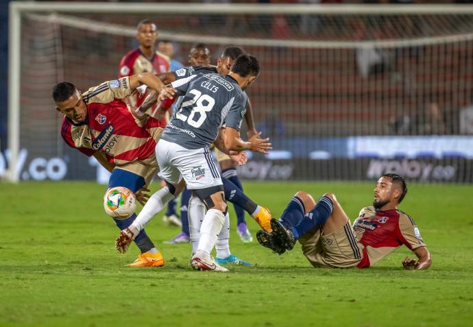 El Junior aprovechó la desconcentración del Poderoso y, por intermedio de José Enamorado (47’) y Jesús Rivas (53’), se adelantó en el marcador. Esto dejó fríos a los casi 27.000 aficionados que se dieron cita para apoyar a los dirigidos por Alejandro Restrepo. Foto: Juan Antonio Sánchez