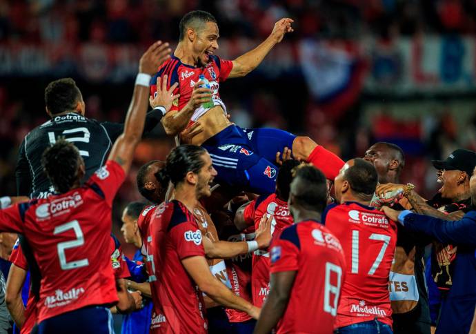 El conjunto rojo superó 1-0 a su rival de patio ya es nuevamente el líder del torneo. FOTO: Camilo Suárez