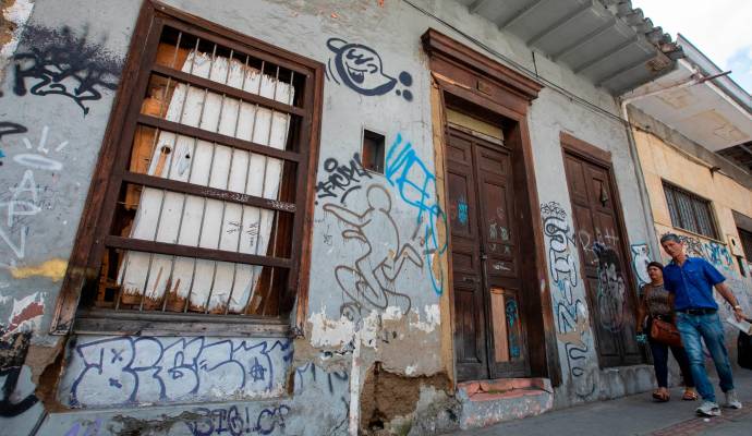 Casa de Manuel Mejía Vallejo. Las casas donde nacieron y vivieron personas de la política, el arte y la literatura como Manuel Mejía Vallejo o María Cano están ruinas o en el olvido. Foto: Esneyder Gutiérrez Cardona 