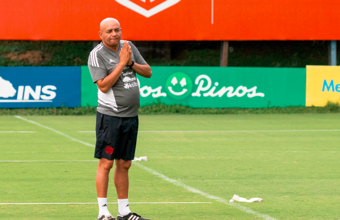 Murió Erick Rodríguez, asistente técnico de la selección Costa Rica. Foto: AFP. 
