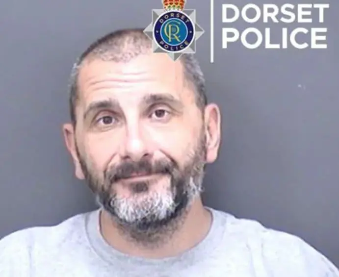 Matthew Ashley Foster-Smith, ciudadano británico con antecedentes por acoso en Reino Unido, es una de las principales personas de interés en la investigación por la muerte de Natalia Villalba. FOTO: Redes sociales.
