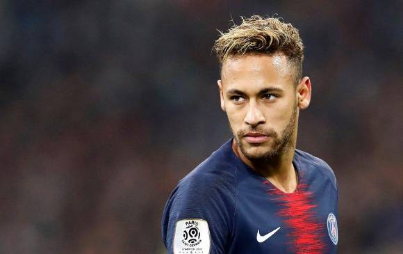 Neymar, delantero del París Saint-Germain, envió un emotivo mensaje de apoyo al Santos, por la final de la Copa Libertadores. FOTO EFE