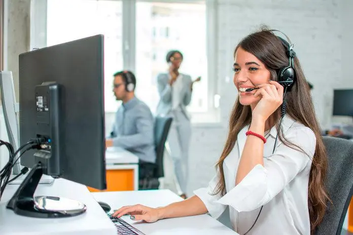 El sector de servicio al cliente y afines es hoy uno de los motores del empleo formal en las principales ciudades de Colombia. FOTO: GETTY