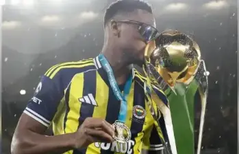 Jhon Durán fue multado por su celebración tras el título con el Fenerbahçe