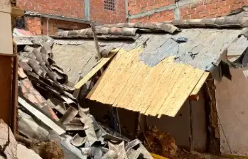 Rionegro: techo en remodelación se cayó y generó momentos de pánico