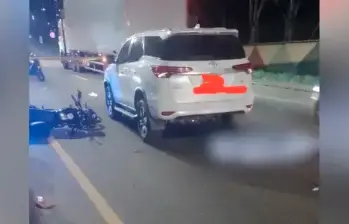 Motociclista murió al caer y ser atropellado en Bello