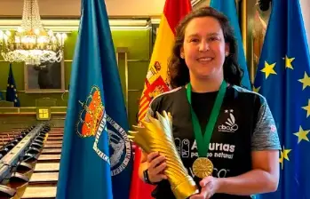 De Medellín a España: Mónica Ospina conquistó la Copa Iberdrola como entrenadora de Bádminton