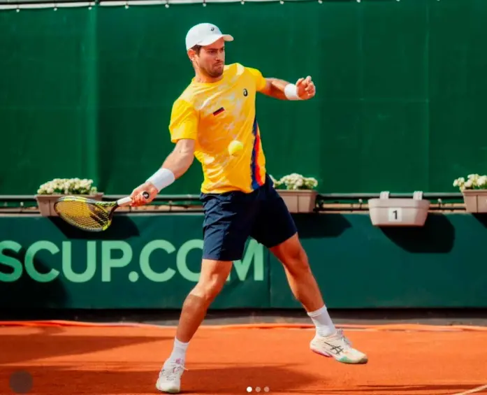 Nicolás Mejía logró una importante victoria para Colombia en la serie de Copa Davis ante Marruecos. FOTO CORTESÍA FEDECOLTENIS