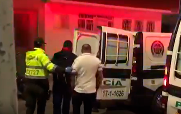 La Policía de Bogotá sigue interviniendo fiestas clandestinas que se realizan violando las normas del toque de queda. FOTO COLPRENSA