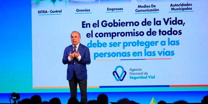 El ministro de Transporte, Guillermo Reyes, presentó las propuestas para solucionar problemática de la siniestralidad vial. FOTO tomada de MinTransporte