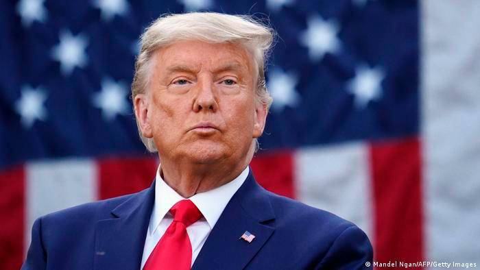 Donaldo Trump ha expresado en las redes sociales que neceista el apoyo de los ciudadanos, mientras Stormy Daniels (foto abajo) dice que teme por su vida por declarar en contra del expresidente. FOTO getty
