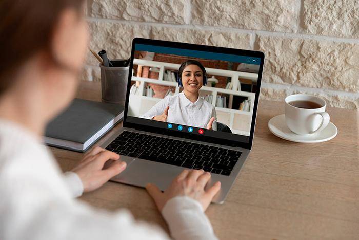 El modelo híbrido gana fuerza en Colombia como alternativa entre el trabajo remoto y la presencialidad total. FOTO: GETTY