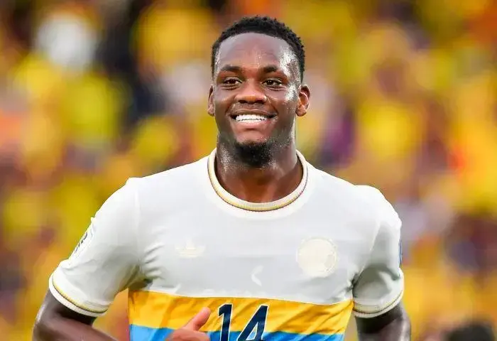 Jhon Jader Durán, delantero colombiano, durante su etapa en el Fenerbahce de Turquía. El atacante fue recordado por su excompañero Fred Rodrigues, quien contó algunas anécdotas de su paso por el club. Foto. Redes sociales X @MioDiavoli