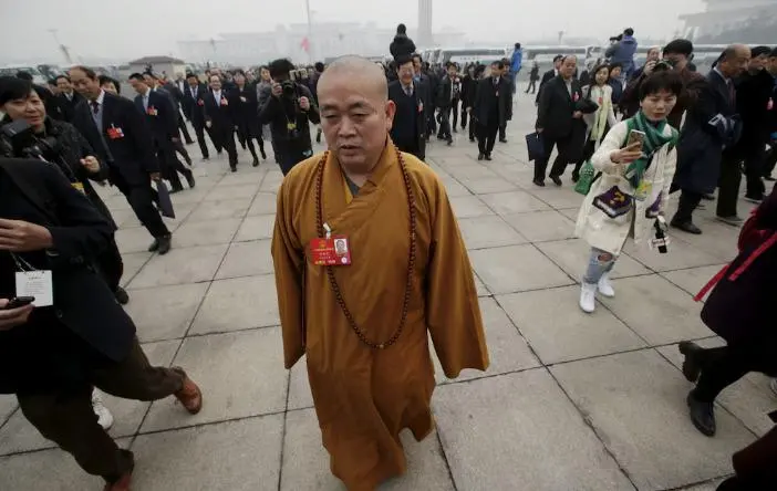 Golpe bajo: sancionarán por corrupción al director del templo shaolin donde nació el kung-fu