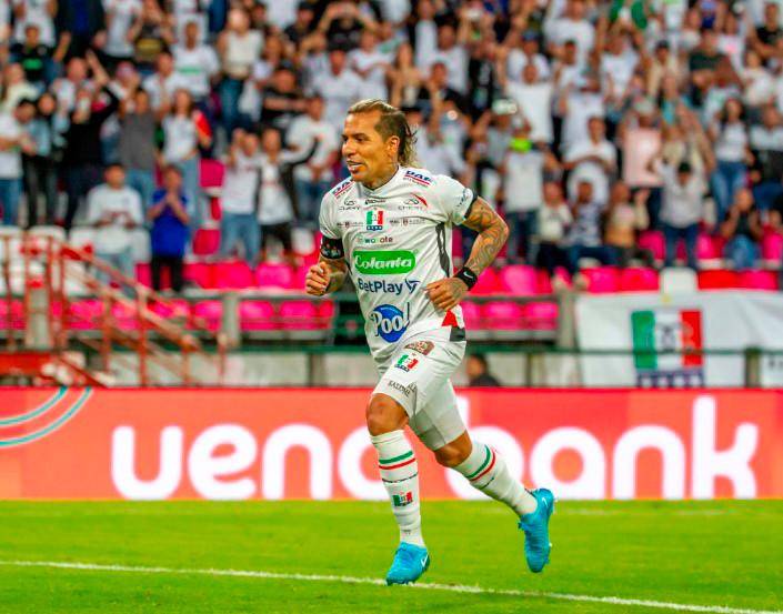 El delantero tolimense Dayro Moreno, de 40 años, es el futbolista colombiano que más goles ha marcado desde que se tiene registro. FOTO: Juan Antonio Sánchez