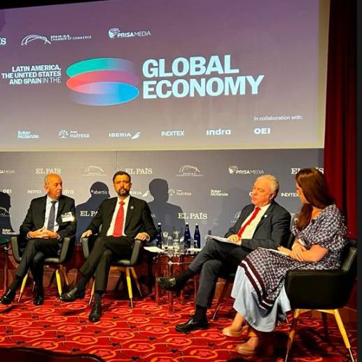 Panel del foro “Latinoamérica, Estados Unidos y España en la economía global”, en Nueva York. FOTO cortesía
