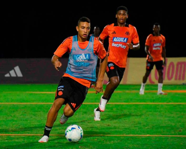 La Selección Colombia terminó su preparación en Barranquilla y este lunes viaja a Venezuela para el Sudamericano Sub-20. FOTO CORTESÍA FCF