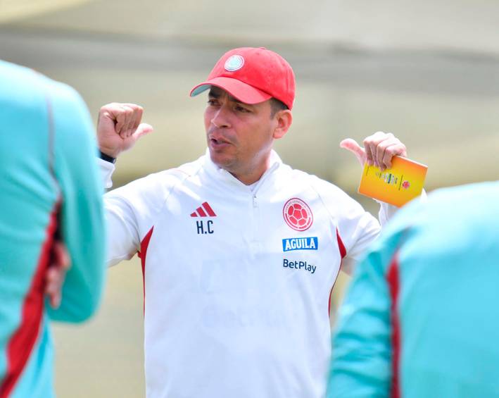 El técnico Héctor Cárdenas responsable de la Selección Colombia sub-23 masculina tendrá el reto del Torneo Preolímpico en Venezuela. FOTO FCF